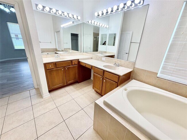 Building Photo - 9107 63rd Ct E