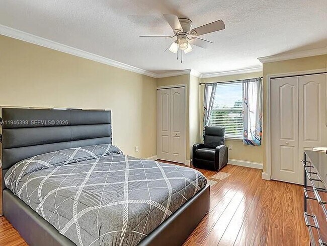 Building Photo - 1018 SW Eckard Ave