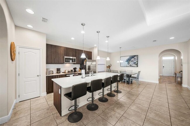 Building Photo - 199 Macaulay's Cv