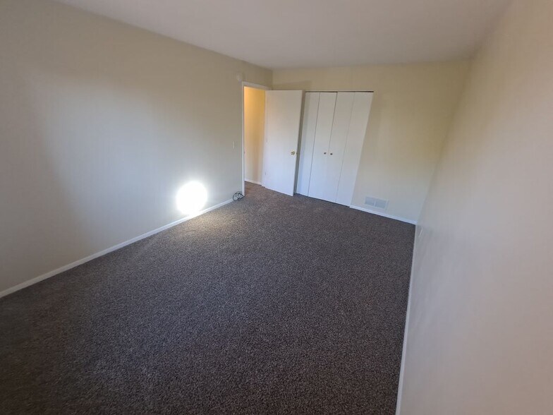 Building Photo - 2796 Willow Dr