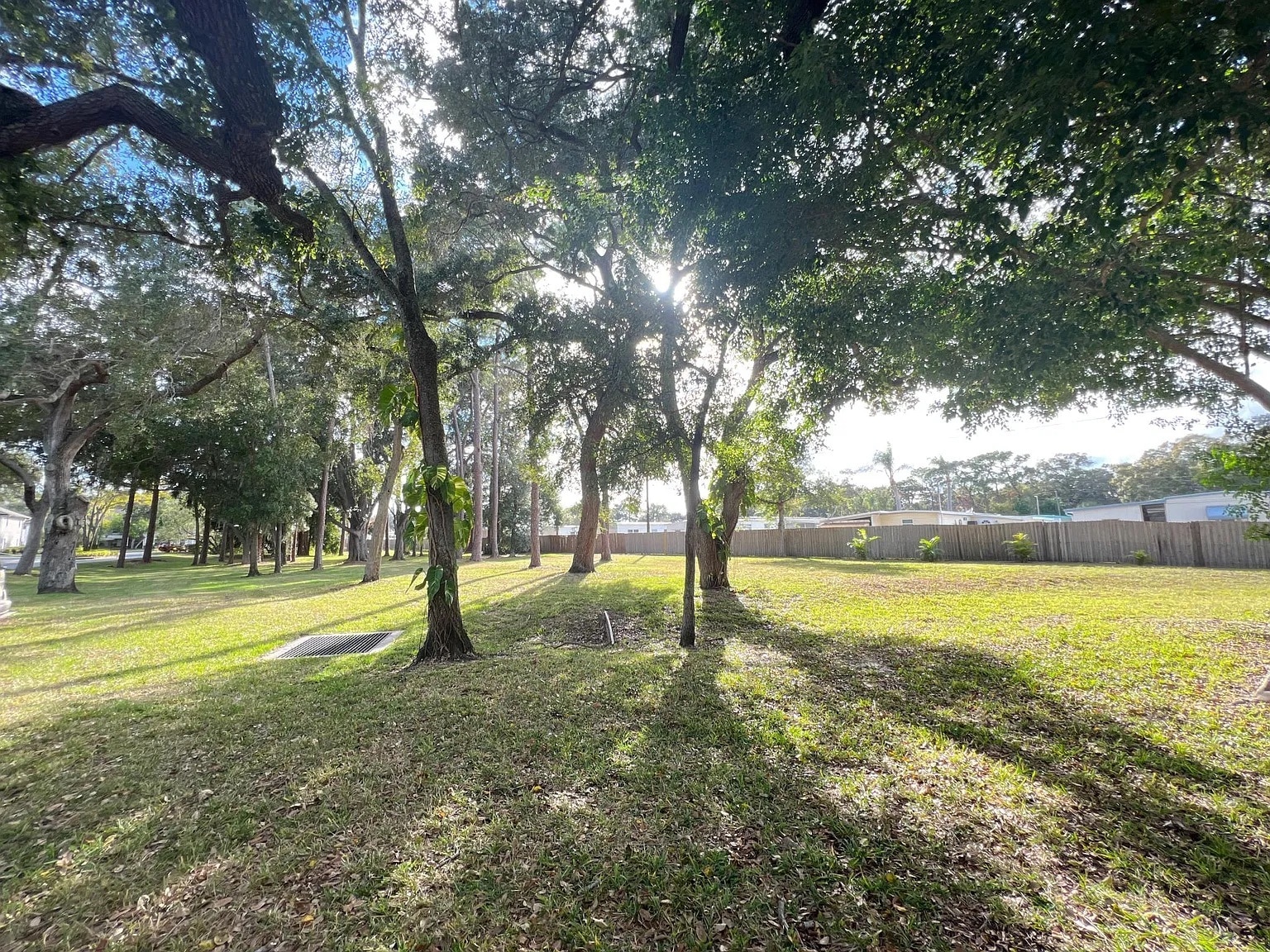 Building Photo - 5265 E Bay Dr