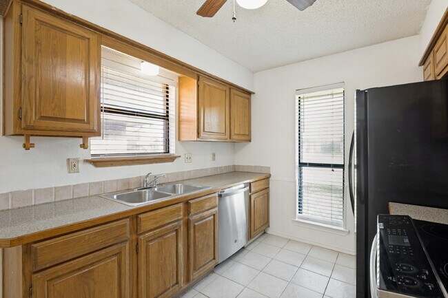 Building Photo - Charming 2BD Home in Far North Dallas