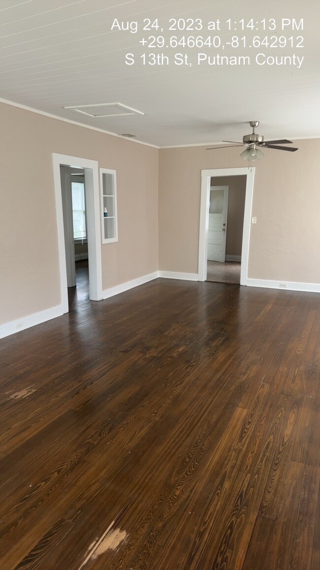 Building Photo - 208 S 13th St