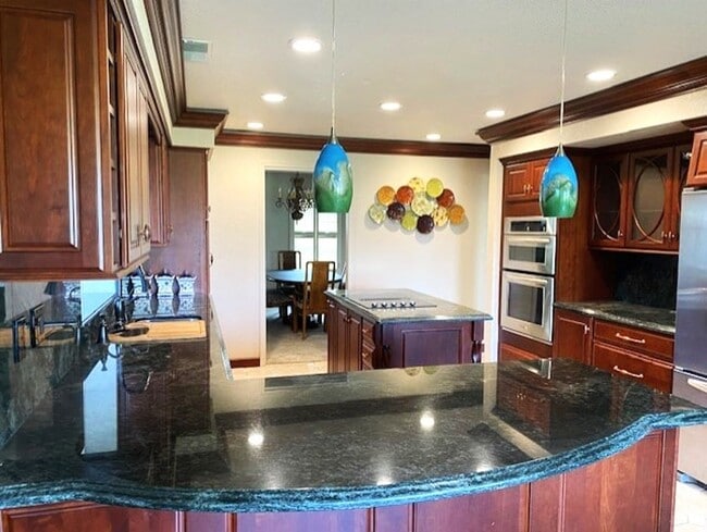 Building Photo - 1855 Gold Hills Dr