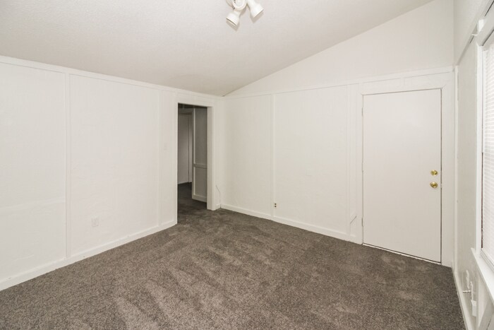 Building Photo - 6218 Ridgeline Dr