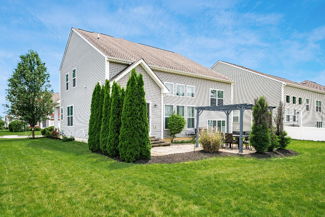 Building Photo - 6138 Longwood Dr