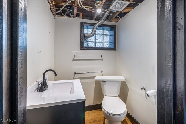 Building Photo - 849 Glenn St