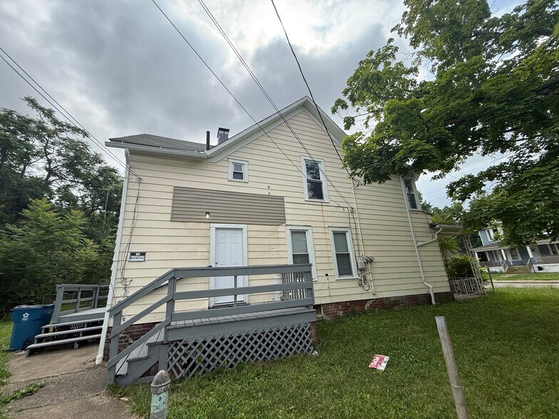 Building Photo - 522 W 23rd St
