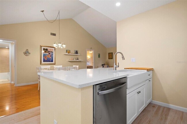 Building Photo - SEASONAL TROPICAL GETAWAY!