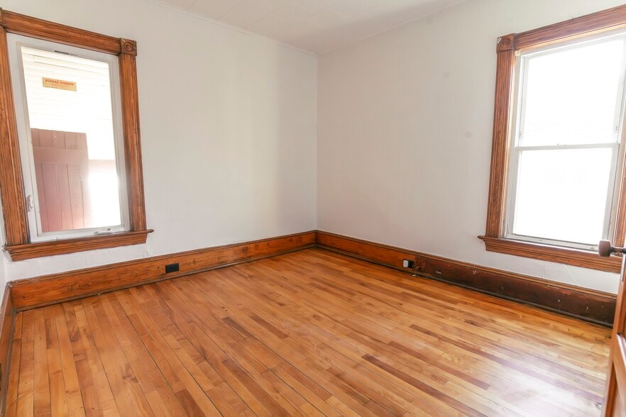 Bedroom - 167 N Union St