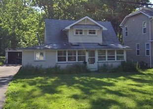 Building Photo - 295 E 238th St