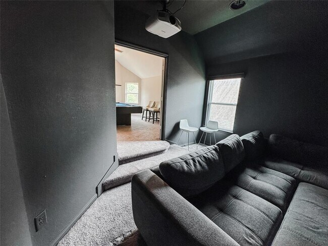 Building Photo - 4054 Northern Spruce Dr