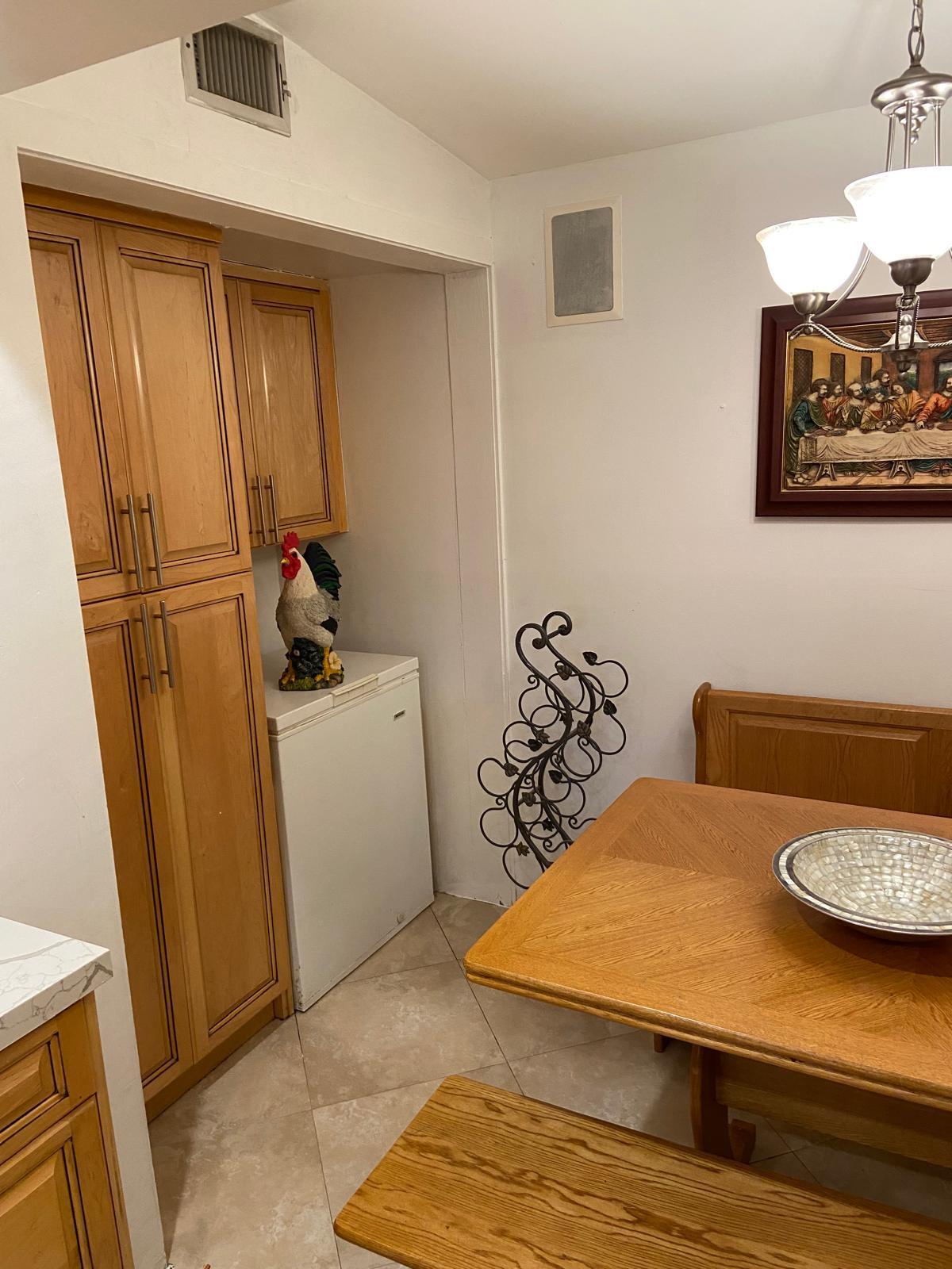 Building Photo - 3725 SW 60th Ct