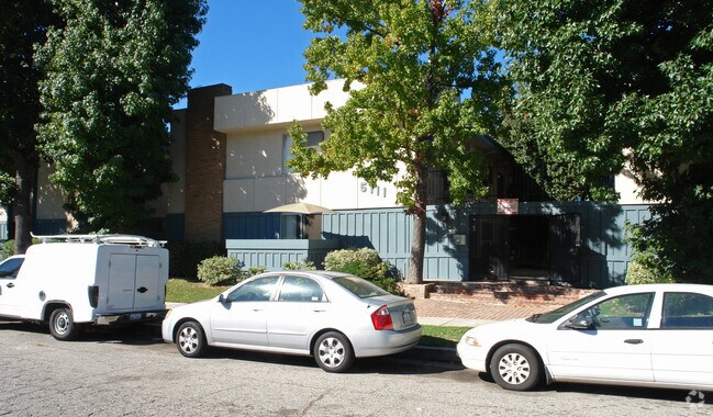 Building Photo - Buffalo Sherman Oaks Apartments