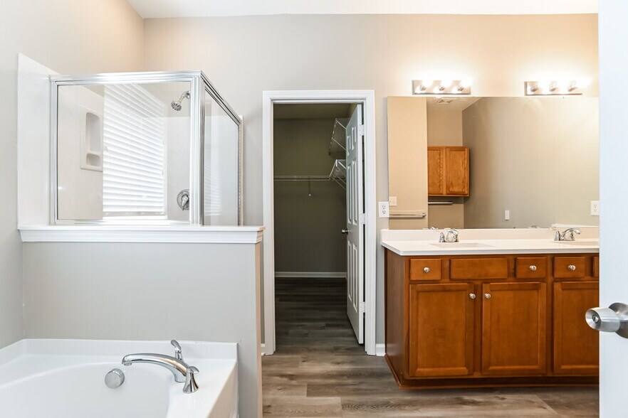 Building Photo - 4305 High Shoals Dr
