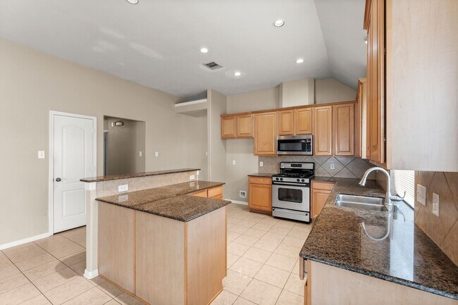 Building Photo - 30218 Deleon Fields Dr