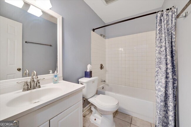 Building Photo - 3599 Woodbriar Cir