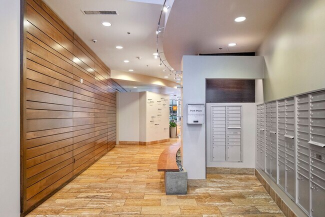 Building Photo - 922 NW 11th Ave