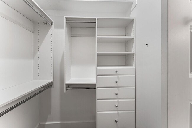 Building Photo - 4145 E Campbell Ave