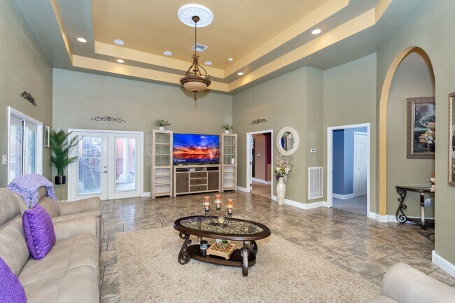 Building Photo - 3 Bedroom House in Addis with Pool, Gazebo...