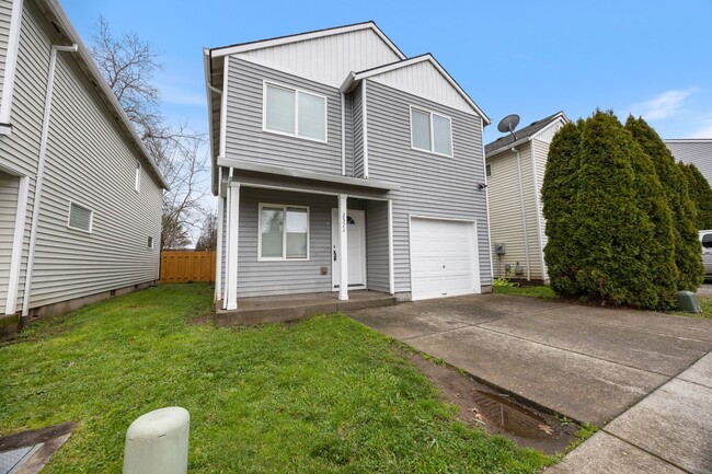 Building Photo - 4Bed/2.5 Bath available in SE Portland