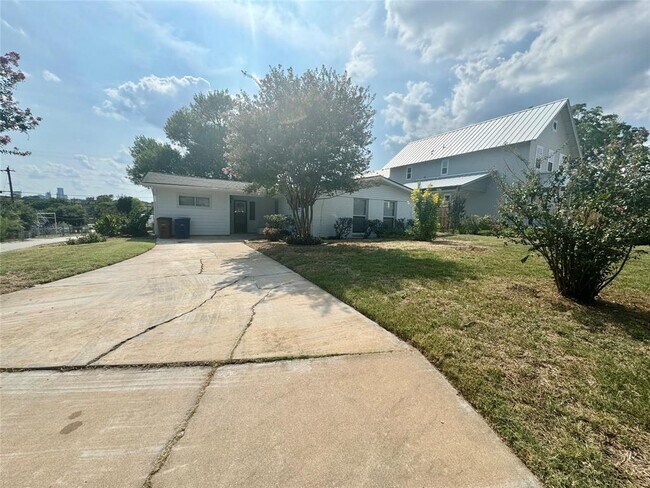 Building Photo - 3800 Tower View Ct