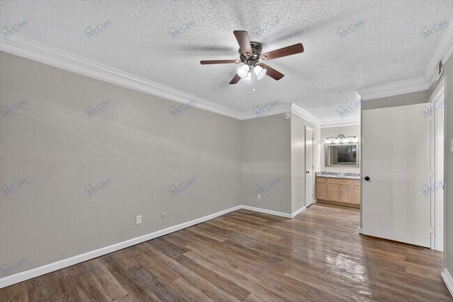 Building Photo - 708 Baruna Cir