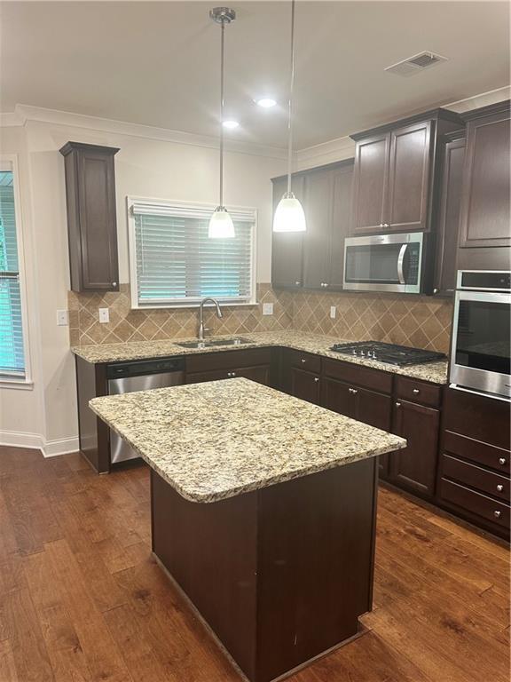 Building Photo - 485 Rosehill Ln SW
