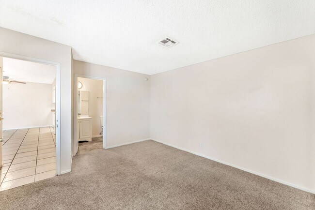 Building Photo - 457 N Lamb Blvd