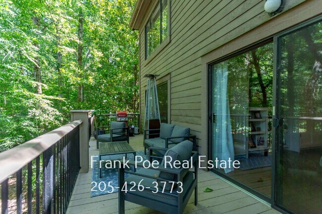 Building Photo - Charming 3-Bedroom Condominium in Birmingham!