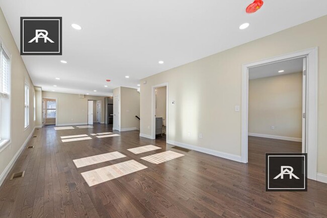 Building Photo - 7 bedroom in Medford MA 02155