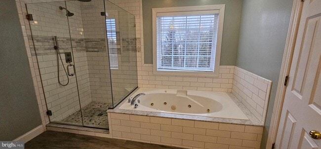 Building Photo - 123 Van Gogh Terrace