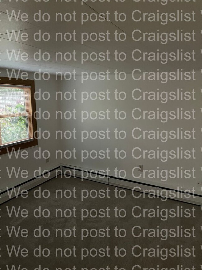 Building Photo - Olympic Hills 4bedroom / 1.5 bath home wit...