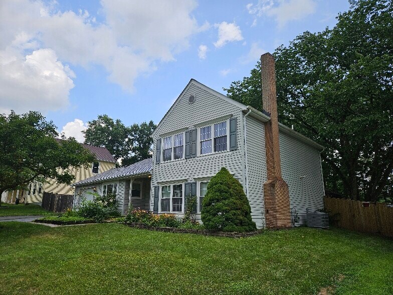 Building Photo - 310 Silver Ridge Dr
