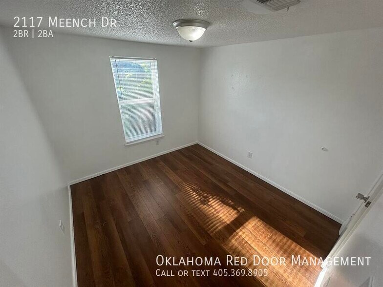 Building Photo - 2117 Meench Dr
