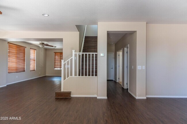 Building Photo - 6231 S Pearl Dr