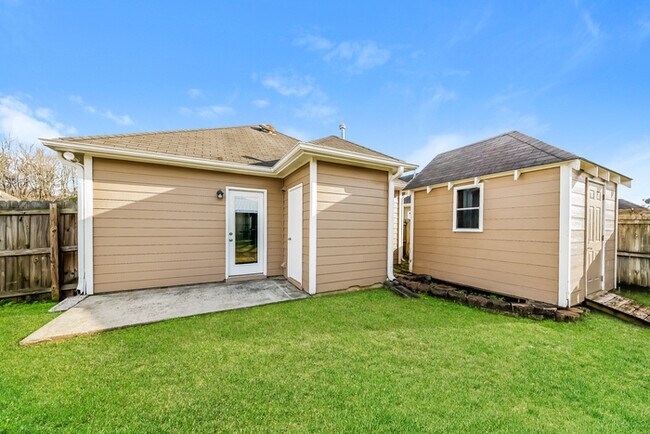 Building Photo - 376 Walker Way