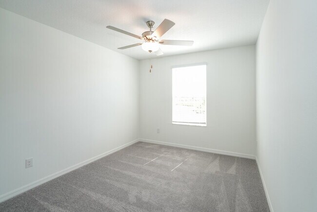Building Photo - 2125 Skybrooke Blvd