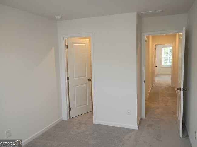 Building Photo - 248 Kenoot Dr