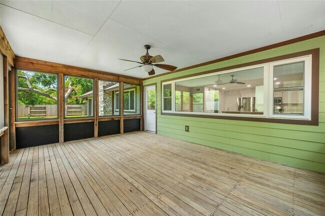 Building Photo - 10255 Missel Thrush Dr