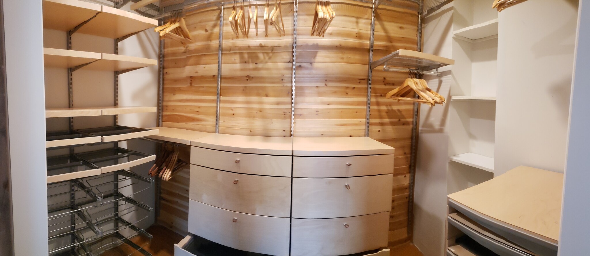 Building Photo - 717 Rolph St