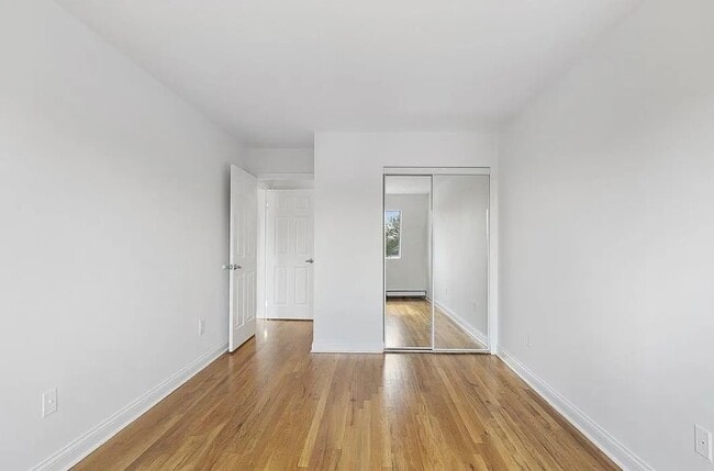 Building Photo - 2629 E 23rd St