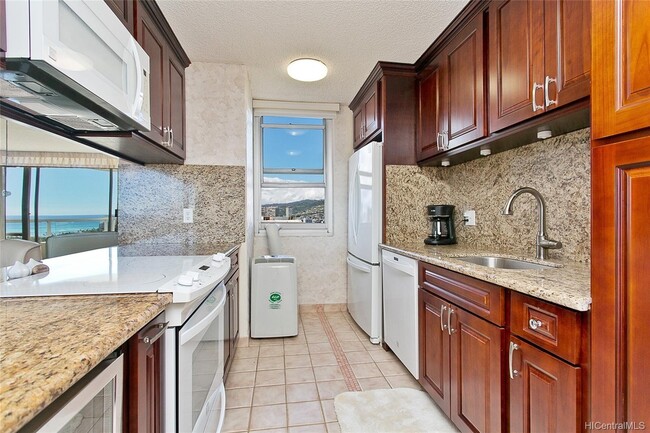 Kitchen - 2600 Pualani Way