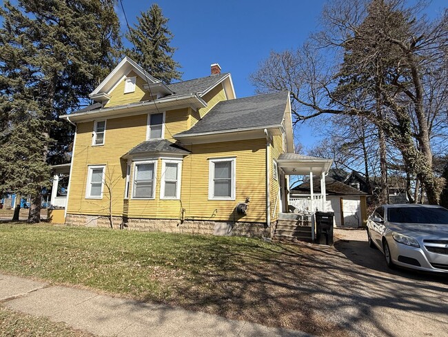 Building Photo - 1239 Greenwood Ave