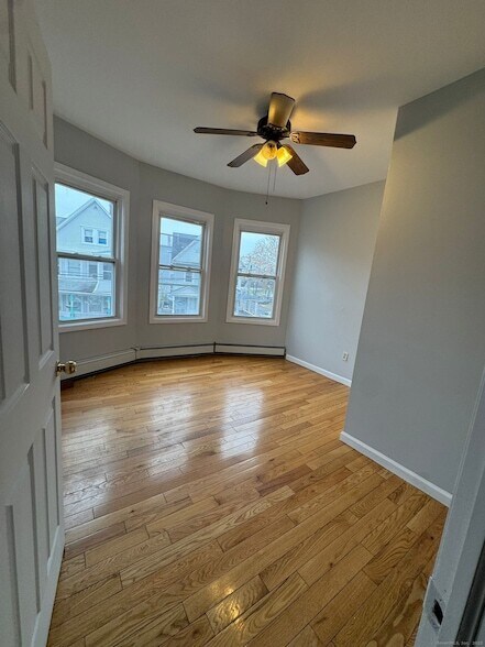 Building Photo - 150 Norman St