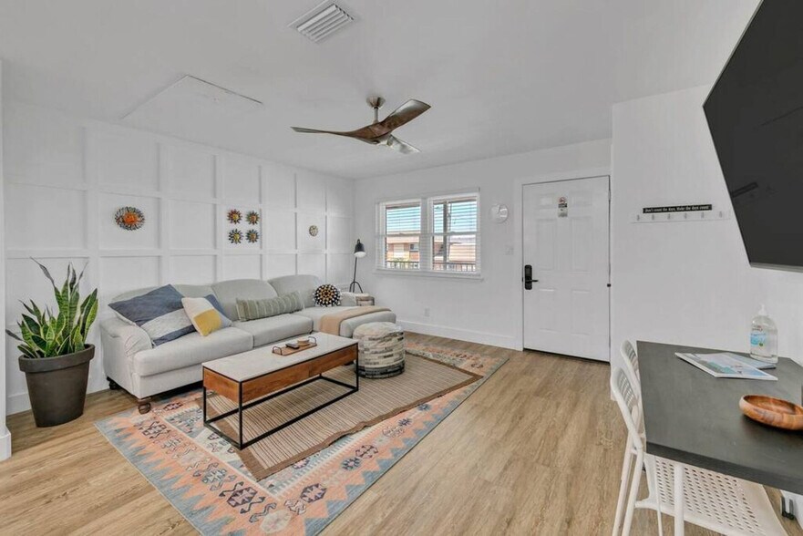 Building Photo - 312 Bream Ave