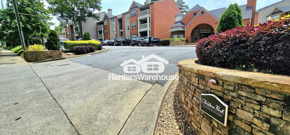 Building Photo - 2060 Chastain Park Ct NE