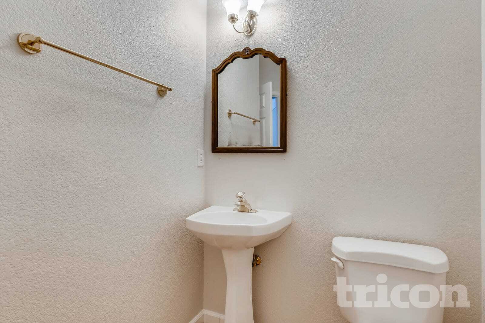 Building Photo - 14298 E Hampden Ave