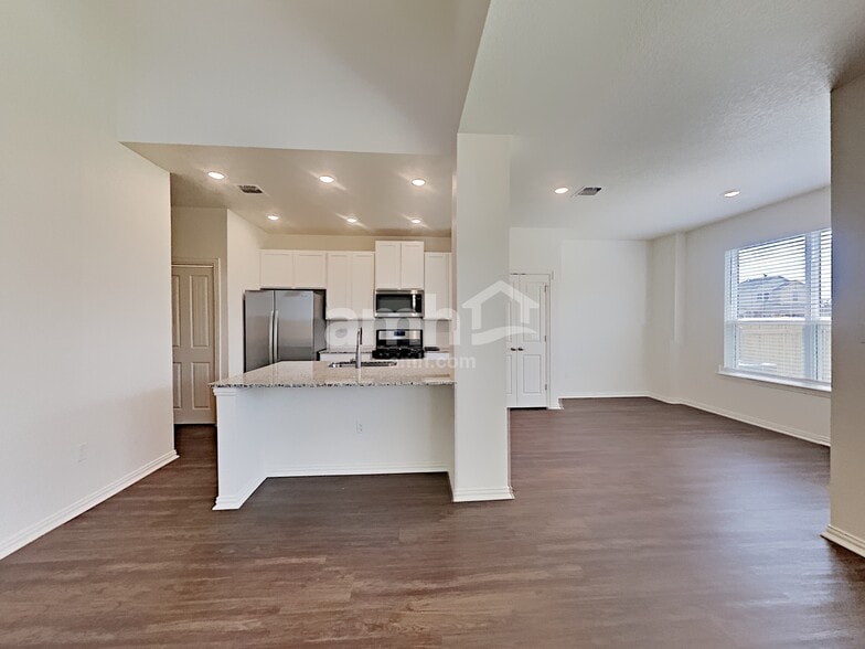 Building Photo - 2738 Meadowood Heights