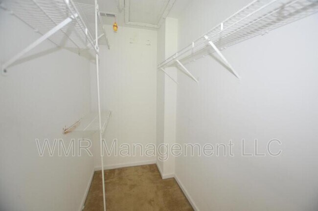 Building Photo - 7434 Stone Mountain Ct